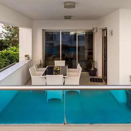 Luxe 2 Bdr Apartment *