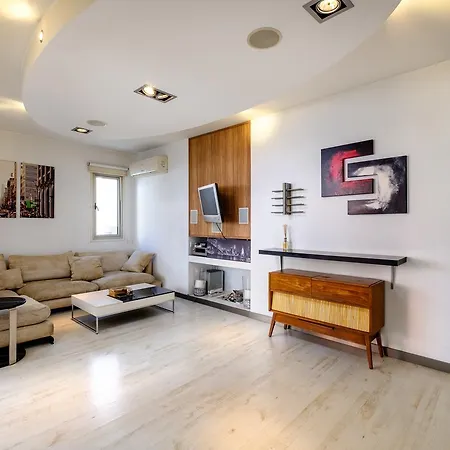 Luxe 2 Bdr Lägenhet *