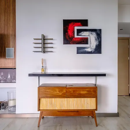 Lägenhet Luxe 2 Bdr Larnaca